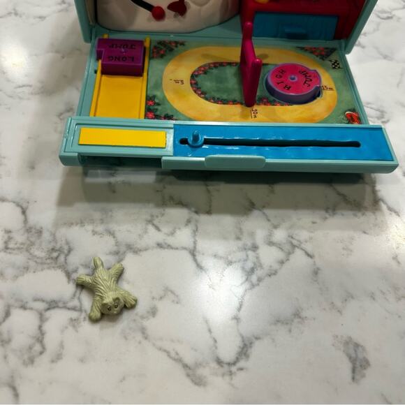 Vintage 1990’s Pound Puppies Pound Purries Workout Gym Playset - Picture 5 of 6